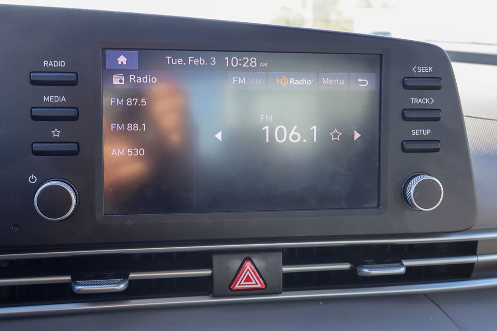 2025 Hyundai ELANTRA SE