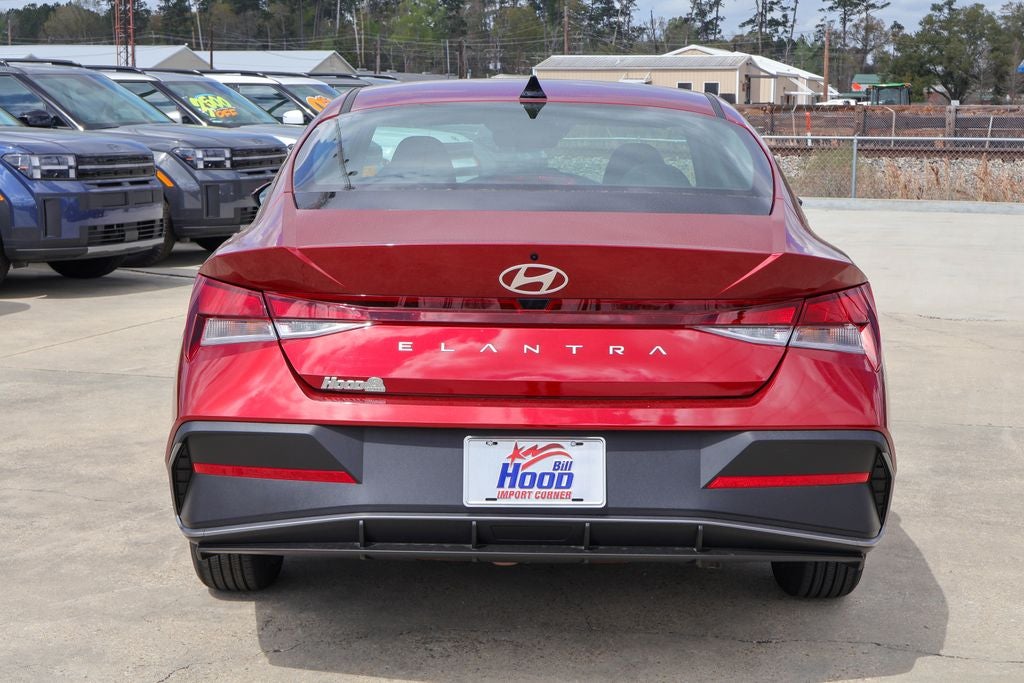 2026 Hyundai ELANTRA SE