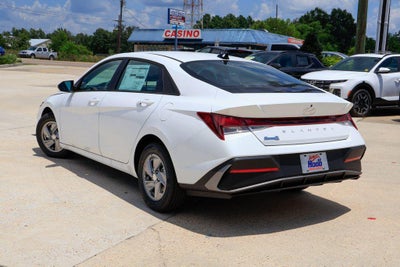 2026 Hyundai ELANTRA SE