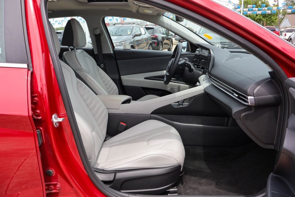 2025 Hyundai ELANTRA Limited