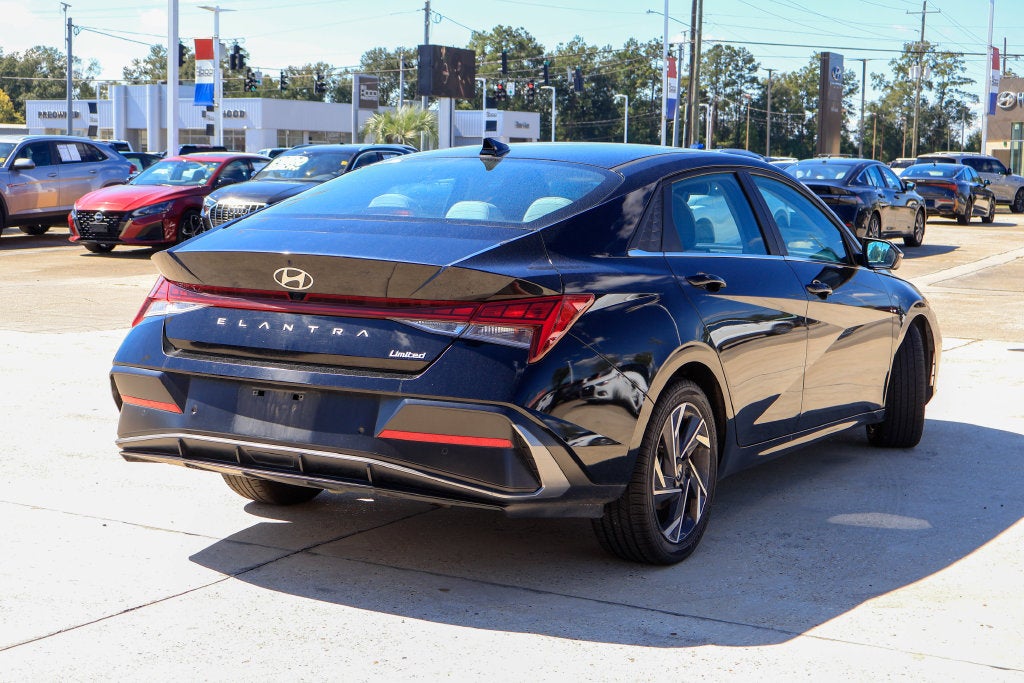 2024 Hyundai ELANTRA Limited