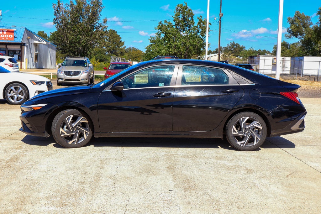 2024 Hyundai ELANTRA Limited