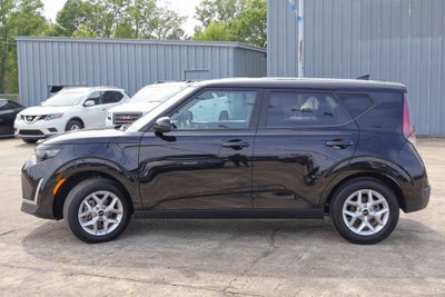 2025 Kia Soul Base