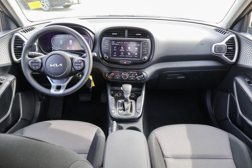 2025 Kia Soul Base